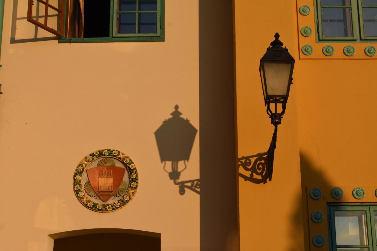 Zsolnay Negyed Vendeghaza Aparthotel Pecs Exterior photo